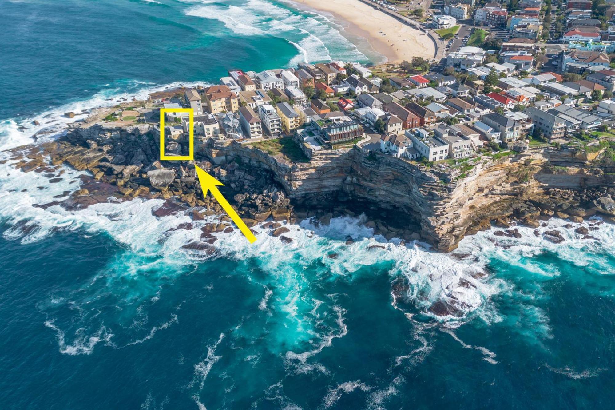 Upscale Cliffside Studio With Ocean Views North Bondi Sydney Exterior photo