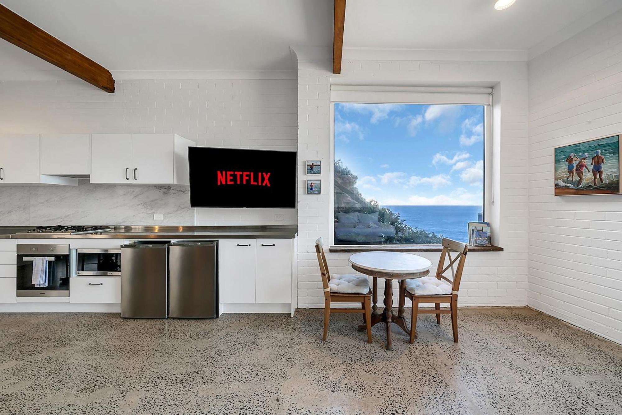 Upscale Cliffside Studio With Ocean Views North Bondi Sydney Exterior photo