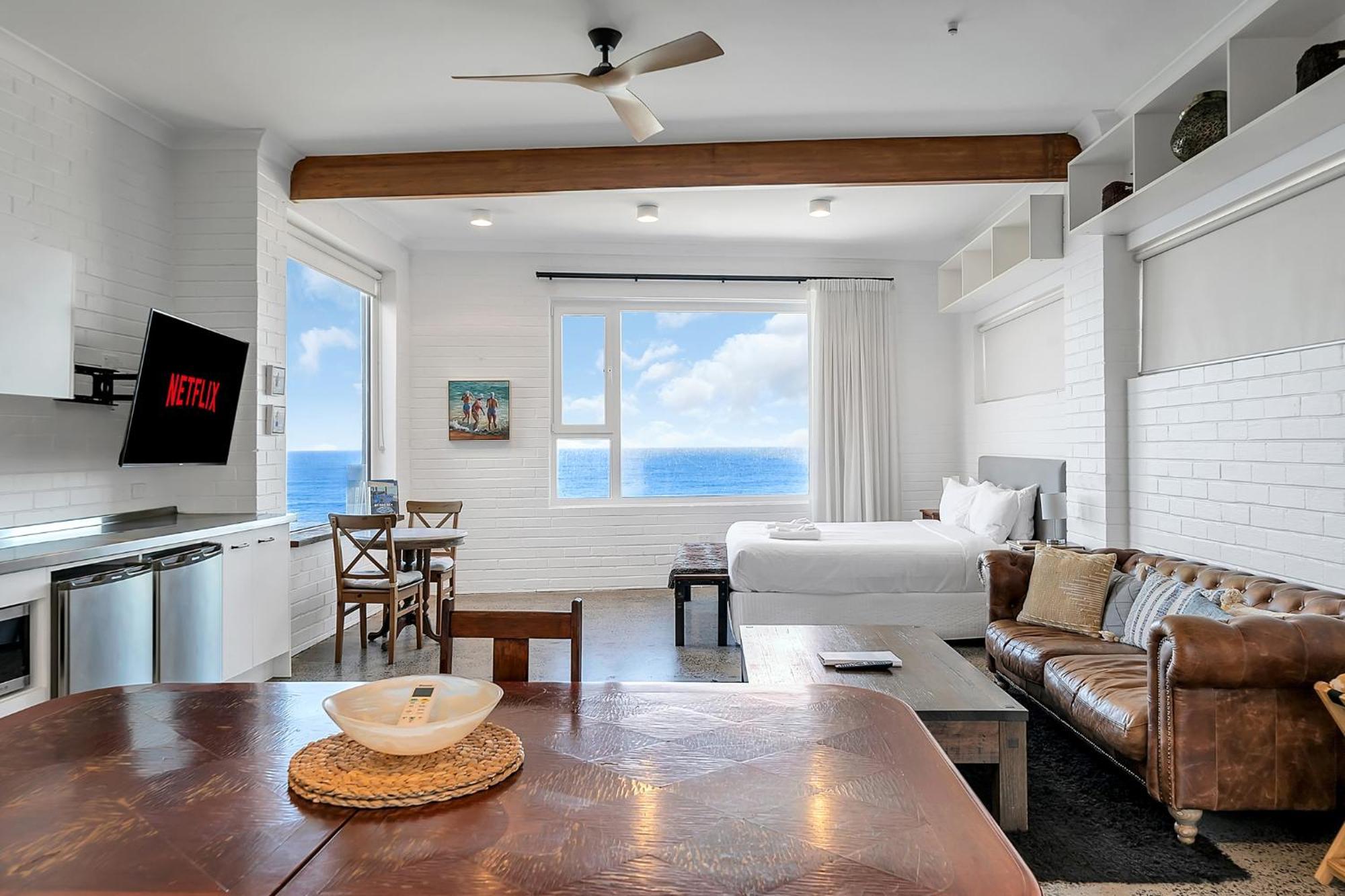Upscale Cliffside Studio With Ocean Views North Bondi Sydney Exterior photo
