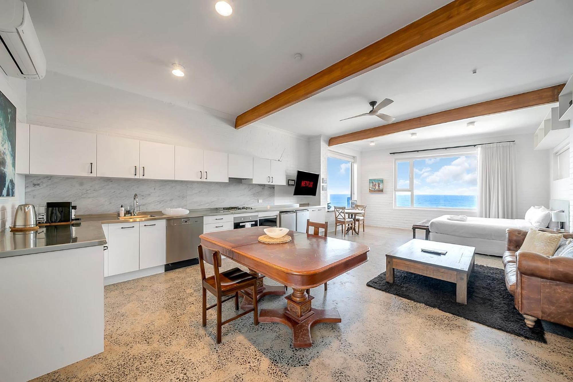 Upscale Cliffside Studio With Ocean Views North Bondi Sydney Exterior photo